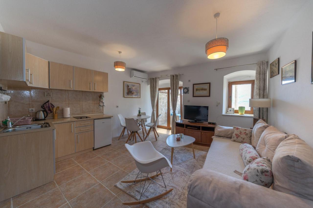Apartments Franovic 페라스트 외부 사진