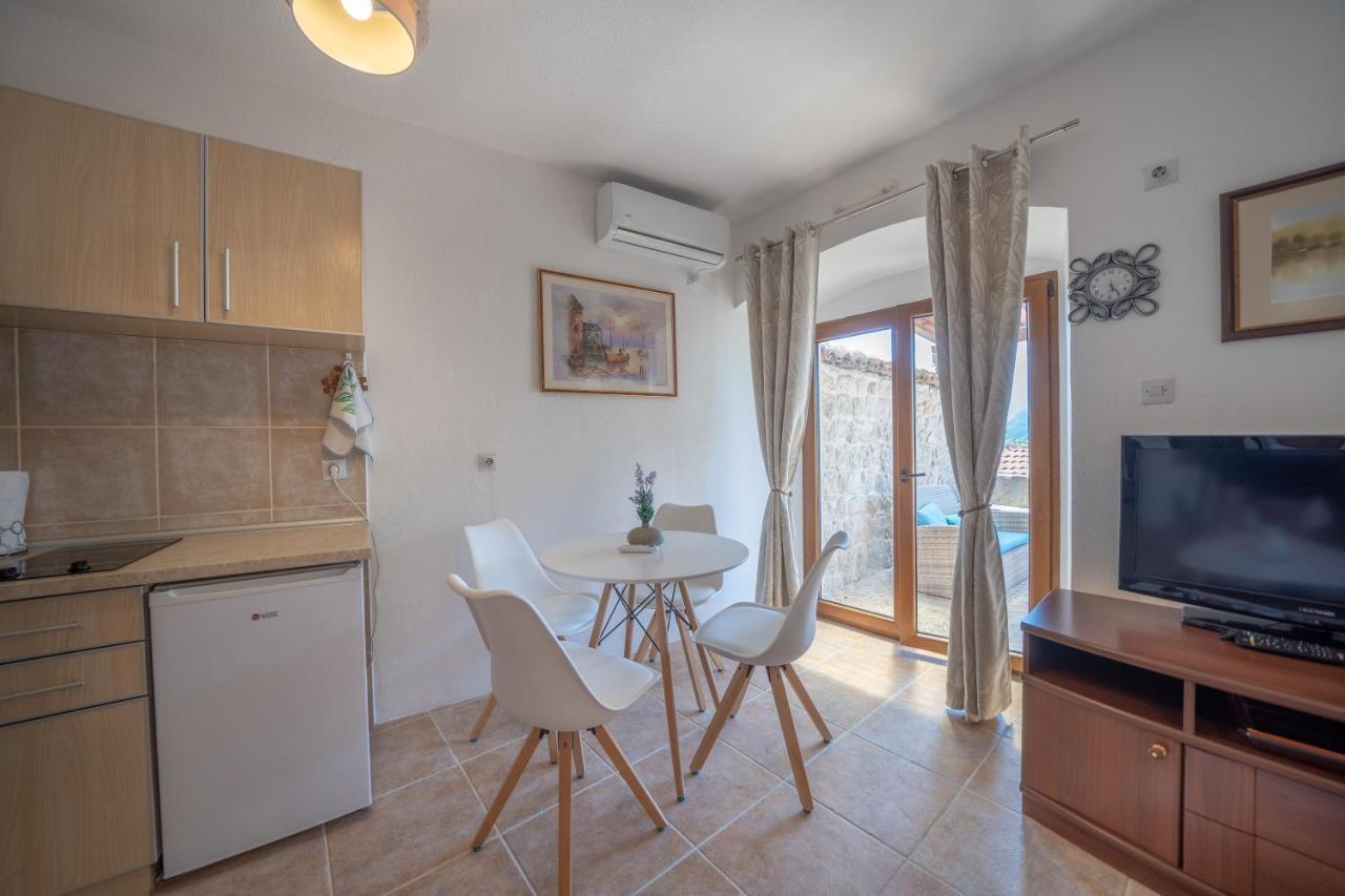 Apartments Franovic 페라스트 외부 사진